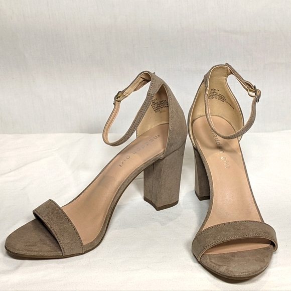 NEW Madden Girl Womens Beella Heeled Sandal Sz 7.5 grey - Picture 2 of 4